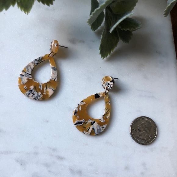 The Amabel - Mustard Design Earrings - Picture 3 of 3